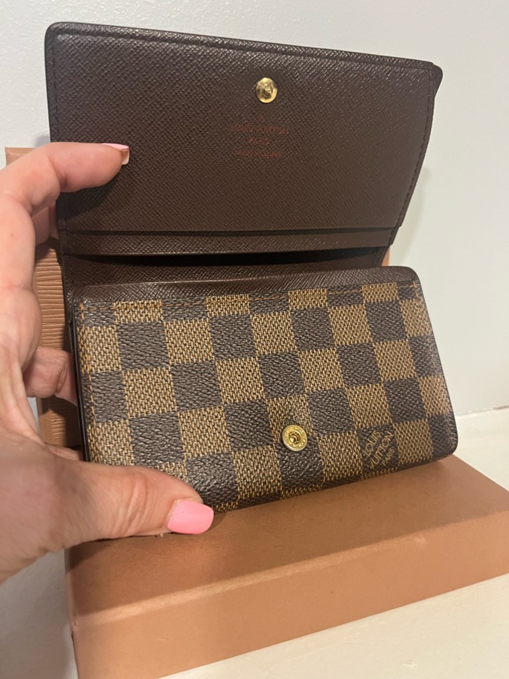 ✨Louis Vuitton Brown Damier Ebene Zip Around Wallet with Gold Hardware✨ - Picture 2 of 10